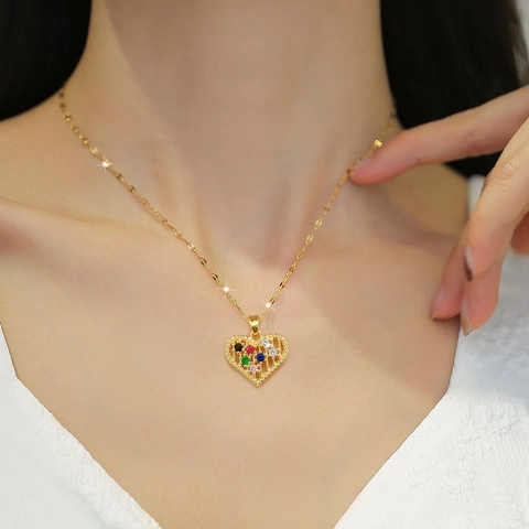 Hollow Heart Pendant Necklace Titanium Steel Chain Copper Colorful Zircon Clavicle Chain Luxury Banquet Wedding Jewelry Women