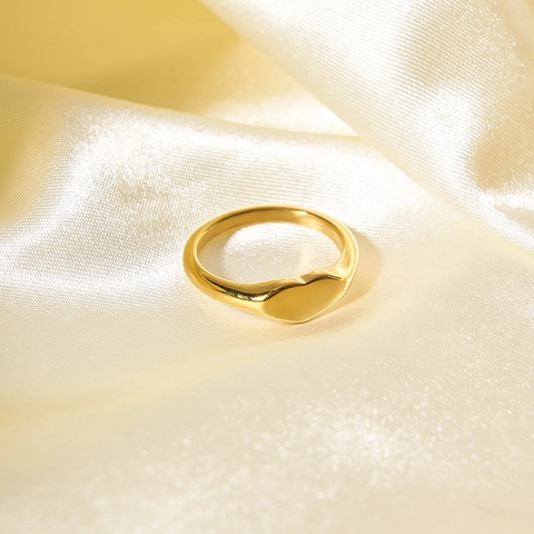 Heart Signet Ring 18K Gold Plated Stainless Steel Minimalist Waterproof Polished Band Fashion Jewelry