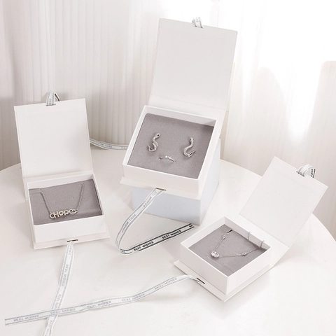 Sieraden Geschenkdoos Flip Top Verpakking Met Satijnn Lint Strik Voor Ketting Oorbel Ring Elegante Papieren Kartonnen Opbergdoos