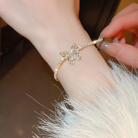 Butterfly Pendant Bracelet Copper Zircon Adjustable Pull-out Chain Elegant French Style Light Luxury Jewelry For Women