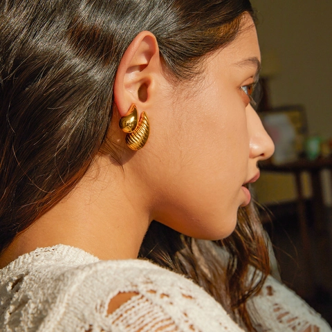 Orecchini a Bottone in Acciaio Inossidabile Placcato Oro 18K Goccia d'Acqua per Donna Orecchini a Righe Vintage Minimalista Gioielli Geometrici