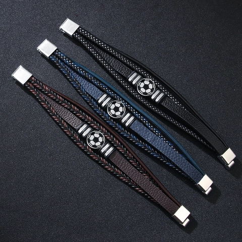 Pulsera De Cuero PU Trenzado De Varias Capas Con Dije De Fútbol De Aleación Cierre Magnético Hombre Estilo Deportivo