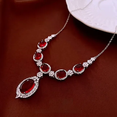 Vintage Palast Stil Ovaler Roter Stein Anhänger Halskette Kupfer Mit Zirkon Floraler Luxusschmuck Für Damen