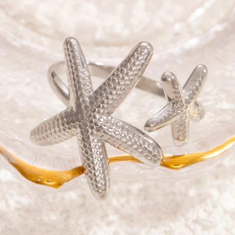 Anello Aperto Regolabile in Acciaio Inossidabile Personalizzato con Stella Marina Conchiglia e Texture Martellata per Uomo e Donna Gioielli di Moda Impermeabili in Stile INS