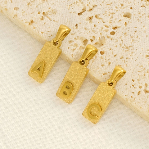 Rechteckiger Initialen Buchstaben Anhänger Edelstahl 18K Vergoldet Matt Sandgestrahlt Charm Für DIY Schmuckherstellung Mode