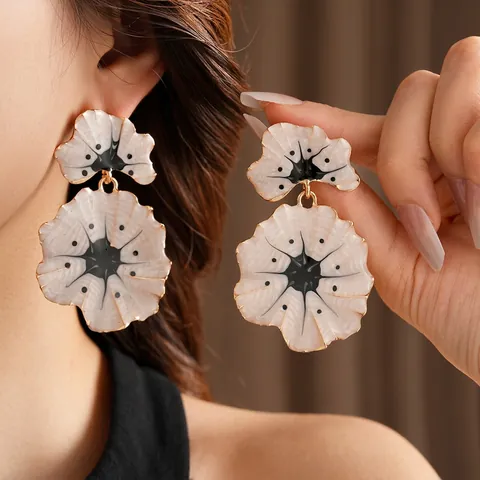 Vintage Flower Drop Earrings For Women Double Layer Enamel Gingko Leaf Dangle Elegant Retro Jewelry With Steel Earring Post