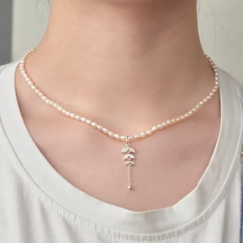 Natürliche Süßwasserperlenkette Mit 925 Sterlingsilber Blatt Anhänger Reisform Gereihter Choker Für Damen Täglicher Schmuck
