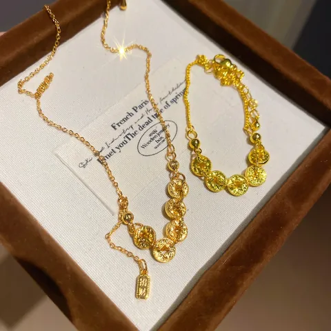 Set Gioielli Stile Cinese Vintage Collana E Bracciale Con Pendenti Monete Tonde Rame Placcato Oro Per Donna