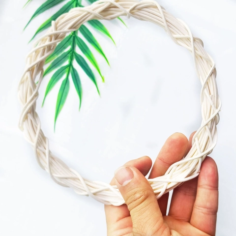 Ghirlanda in Vite Intrecciata Naturale Anello di Vimini Bianco Rotondo per Decorazioni Natalizie Fai da Te Giocattolo per Uccelli