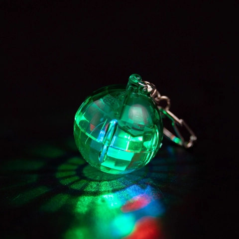 Leuchtende Discokugel Schlüsselanhänger Buntes LED Licht Mini Spiegelkugel Schlüsselanhänger Anhänger Für Schultaschen Autoschlüssel Partyzubehör Herren Damen Zubehör