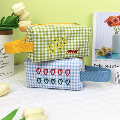 Borsa Per Cosmetici Gingham Quadri Poliestere Ricamo Cuore Fiore Pochette Trucco Portatile Grande Capacità Cerniera
