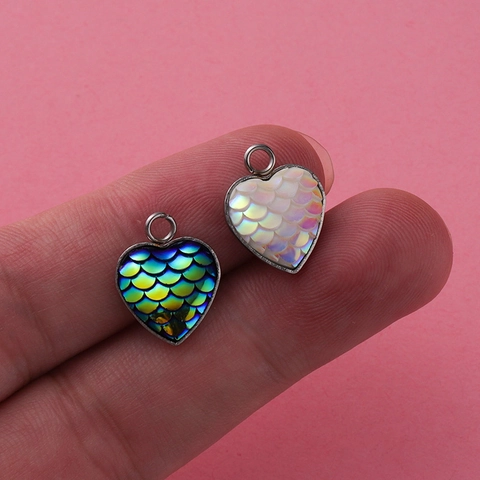 Ciondoli Cuore Acciaio Inossidabile Resina Squama Di Pesce Sirena Cangiante Per Creazione Gioielli DIY Collane Bracciali