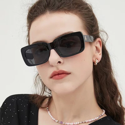 Square Bold Sunglasses PC Frame AC Lens UV400 Protection Retro Vintage Fashion Trendy Eyewear With Metal Studs Women Men