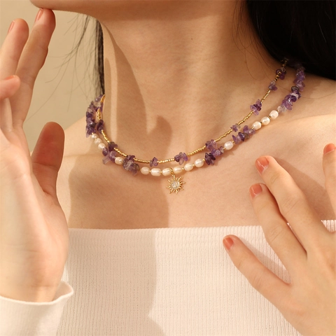 Collana a Doppio Strato in Pietra Naturale Viola con Perla d'Acqua Dolce Ciondolo Sole Oro Strass Intarsiato Gioielli Donna