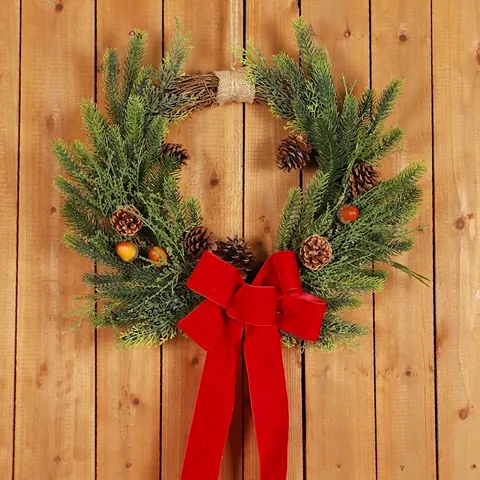 Corona Di Natale Aghi Di Pino PE Pigne Naturali Fiocco Di Velluto Rosso Base Di Rattan Decorazione Porta Casa