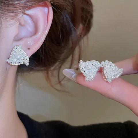 Elegante Dreieck Künstliche Perlenimitation Ohrstecker Für Damen Geometrischer Zirkonia Kupferschmuck Mit Silver Earring Post
