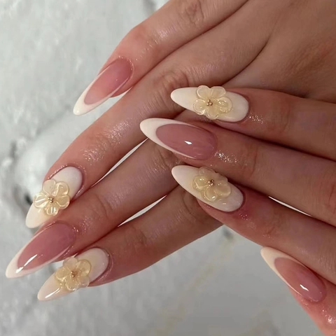 Französische Press On Nägel Lange Mandel Falsche Nägel Mit 3D Harz Blumen Und Metallperlen Süßer Sommer Stil Für Damen