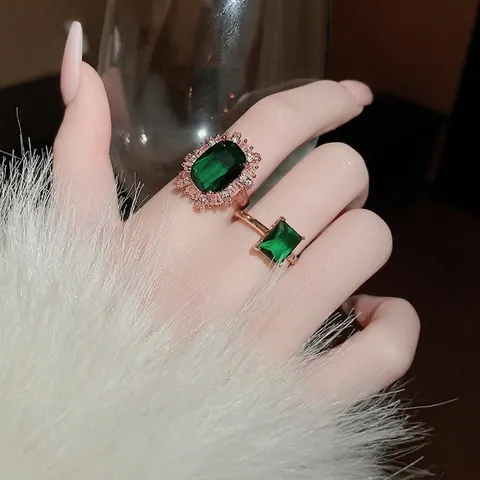 Vintage Emerald Green Gemstone Ring Alloy Rhinestone Open Adjustable Luxury Court Style Jewelry For Women