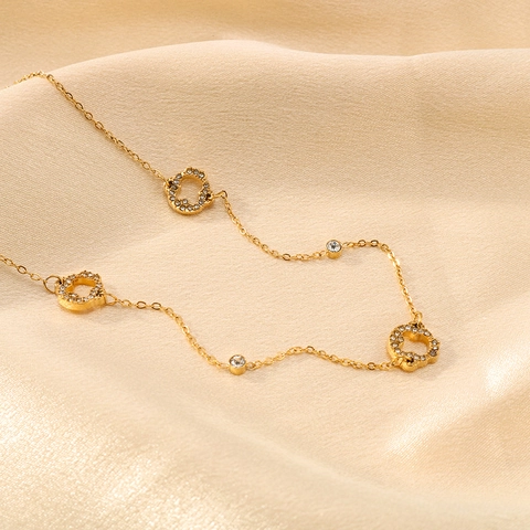 French Retro Round Hollow Rhinestone Necklace 18K Gold Plated Stainless Steel Geometric Jewelry For Women