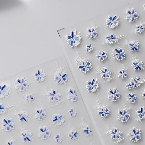 Autocollants Ongles Relief 5D 3D Gaufré Auto-Adhésif Bleu Blanc Peinture À L'encre Fleur Stickers Ongles Pour Manucure DIY