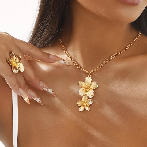 Vintage Metal Flower Jewelry For Women Brushed Texture Alloy Rose Floral Pendant Necklace Open Adjustable Ring Drop Earrings Accessory