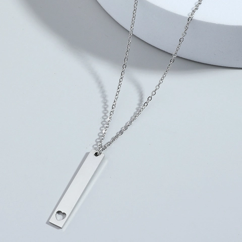 Vertikaler Barren Anhänger Halskette Edelstahl Hohlherz Design Poliert Minimalistischer Modeschmuck Für Herren Und Damen