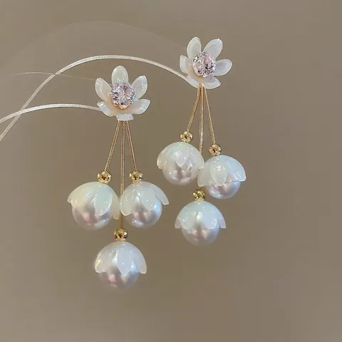 Elegant Flower Tassel Earrings Zircon Inlaid Imitation Artificial Pearl Copper Jewelry With Silver Earring Post For Women French Retro