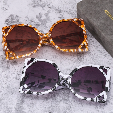 Occhiali Da Sole Cat Eye Sovradimensionati Da Donna Aste Geometriche Svuotate Protezione UV400 Montura PC Sfumati
