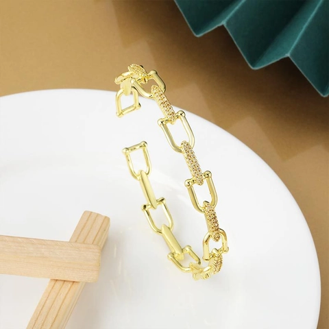 Gold Plated Copper Bangle Bracelet Heart Shaped U Link Chain Micro Pave Zircon Open Cuff Fashion Jewelry For Women