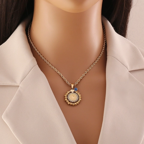 Edelstahl Evil Eye Halskette Vergoldet Geometrischer Anhänger Vintage Relief Münze Rechteck Seilkette Schmuck Für Damen