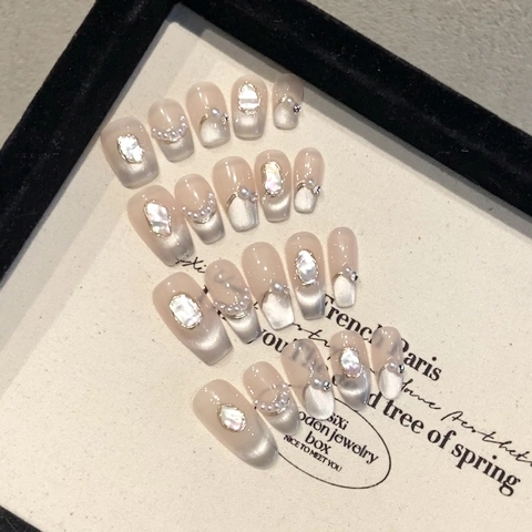 Handgemaakte Kattenoog Gradiënt Press On Nagels Met Parel Strass Decor Kort Medium Trapezium Ovaal Luxe Vrouwen Sieraden