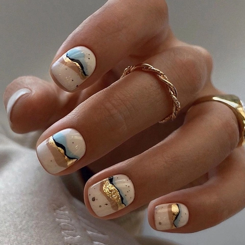Short Round Press On Nails Abstract Wave Pattern Gold Foil Polka Dots Elegant Glossy Artificial Nails For Women