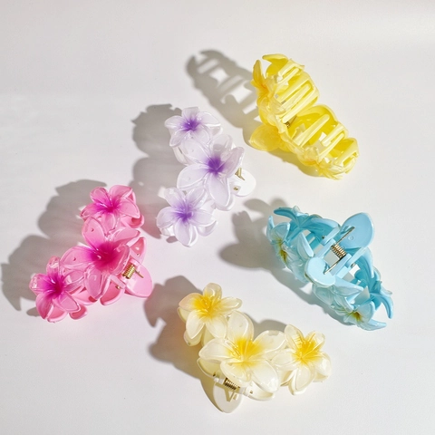 Flower Hair Claw Clip Iridescent Transparent Plastic Non Slip Strong Hold Styling Accessory For Women Elegant Plumeria