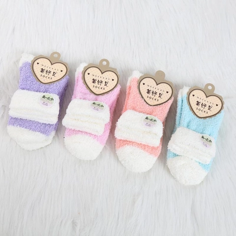Chaussettes Mi-Mollet Épaisses Chaudes Hiver En Velours Corail Pour Femmes Couleurs Contrastées Douces Maison