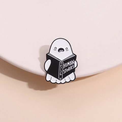 Spilla Smaltata Fantasma Carino Che Legge Libro In Lega Di Zinco Distintivo Regalo Divertente Di Halloween Gioielli Zaino
