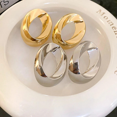 Gedrehte Ovale Ohrstecker Mit Silbernem Ohrstift Legierung Minimalistisch Hochglanzpoliert Geometrisch Für Damen