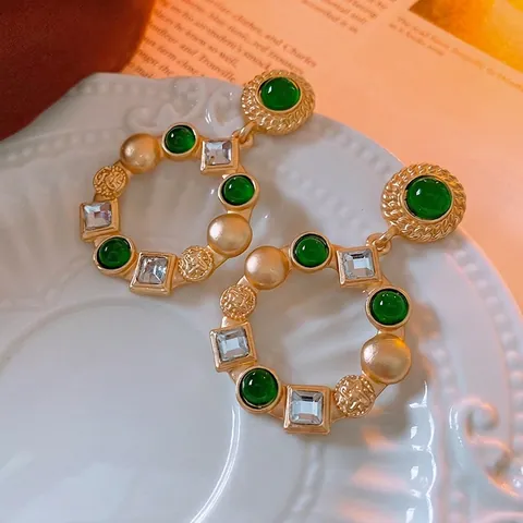 Vintage Hof Stijl Hoop Oorbellen Legering Groene Hars Heldere Strass Met Zilveren Oorbel Post Paleis Retro Sieraden