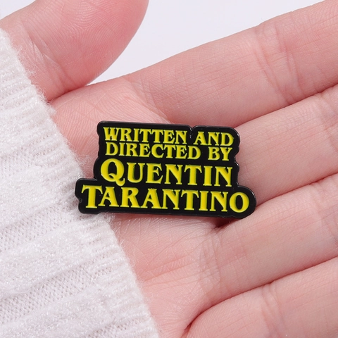 Spilla in Smalto per Appassionati di Registi Cinematografici Spilla Rettangolare in Lega con Lettere Stampate Retro per Vestiti Zaino Cappello