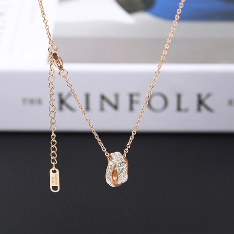 Mode Titanium Staal In elkaar grijpende Dubbele Ring Hanger Halsketting Voor Vrouwen Roségoud Strass Sleutelbeen Ketting