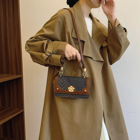 Retro Crossbody Bag For Women PU Leather Embroidery Cloud Pattern Flower Buckle Braided Handle Stylish Shoulder Bag