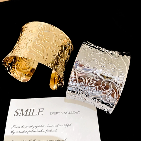Vintage Cuff Bracelet Iron Metal Embossed Paisley Flower Pattern Open Adjustable Bohemian Style Jewelry Accessory Women