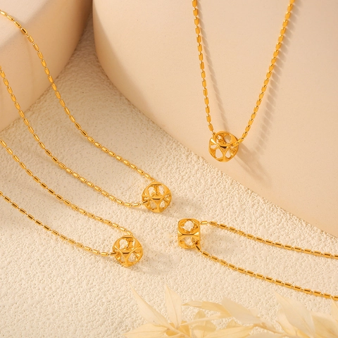 Minimalistische Titanstahl Vergoldete Halskette Für Damen Hohl Geometrischer Würfel Anhänger Zarte Reisperlenkette Mode Schmuck Geschenk