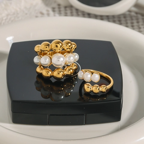 Dreilagiger Mehrreihiger Künstliche Perlenring Vergoldeter Edelstahl Wasserdicht Hypoallergen Elegant Vintage Verstellbar Offen
