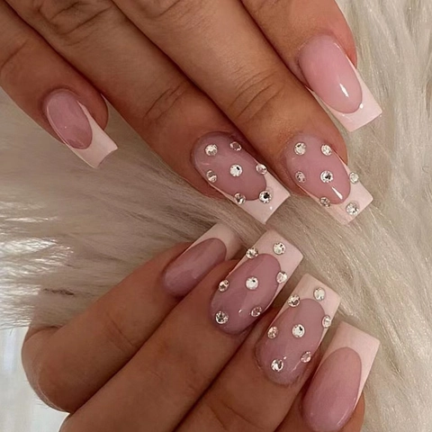 Press On Nails French Tip Rosa Nude Lucido Strass Unghie Finte Quadrate Medie Per Donne Manicure Quotidiana