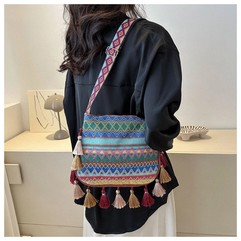 Bohemian Ethnic Shoulder Bag Women Woven Canvas Geometric Pattern Tassel Crossbody Retro Style Summer Fashion