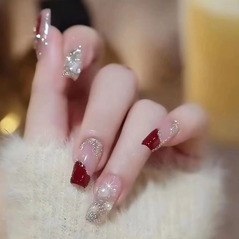 Unghie Finte Forma Lunga Bara Elegante Rosso Rosa Nude Glitter Perla Artificial Bianca Strass Manicure Artificiale Per Donne