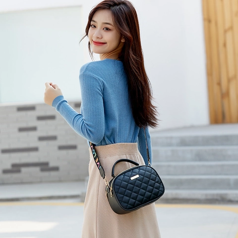 Women Quilted Crossbody Bag PU Leather Rhombus Pattern Double Zipper Handbag With Wide Rainbow LOVE Strap