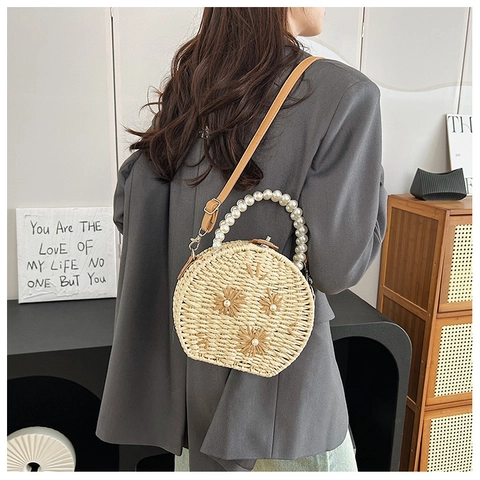 Straw Woven Round Crossbody Bag Artificial Pearl Handle Synthetic Leather Strap Vintage 3D Flower Embroidery Vacation Handbag