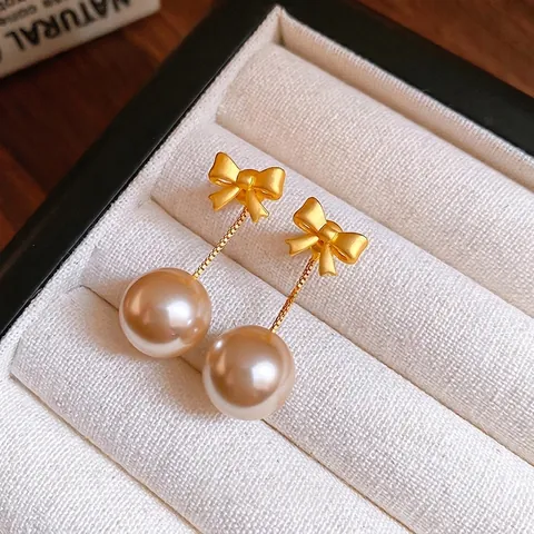 Matte Gold Schleife Hängeohrringe Mit Kunstperle Silbernem Ohrstecker Champagnerfarben Eleganter Modeschmuck Für Damen