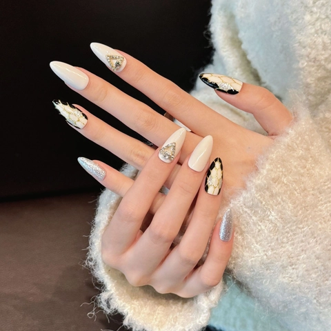 Luxury Handmade Snake Pattern Gray Cat Eye Press On Nails Glossy Rhinestone Inlaid Long Almond Shape Fake Nails Manicure For Women